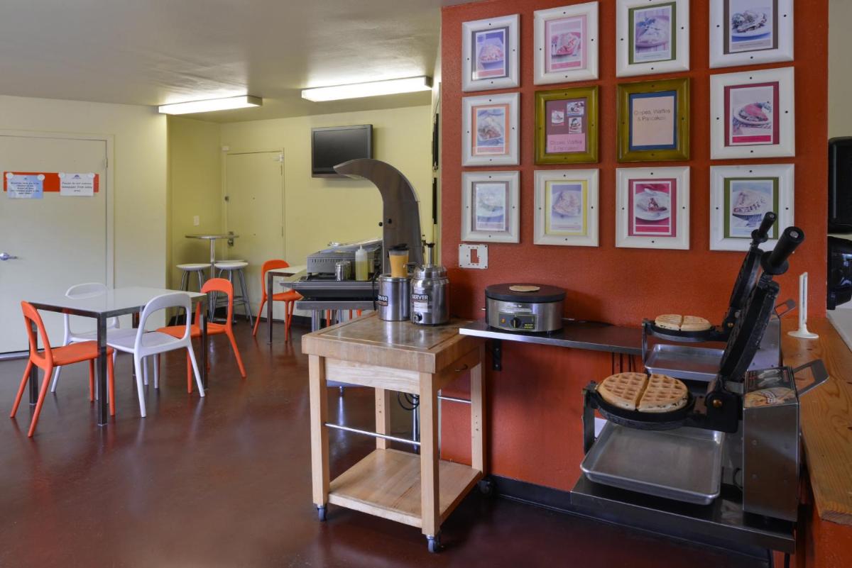 Americas Best Value Inn Madison - image 3