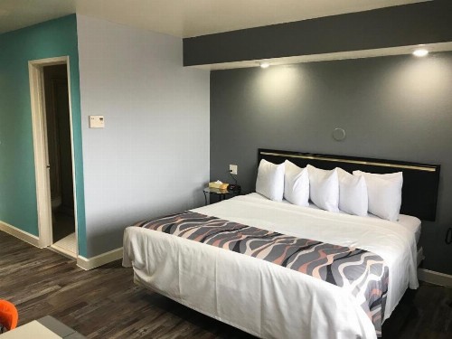 Americas Best Value Inn Madison - image 33