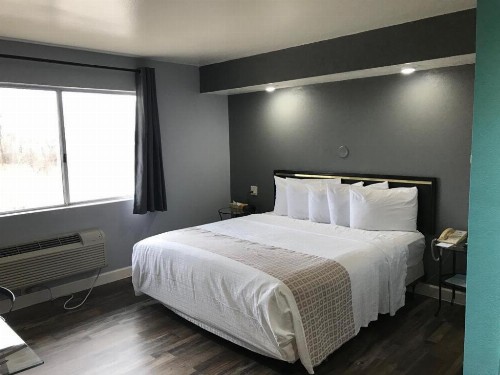 Americas Best Value Inn Madison - image 38