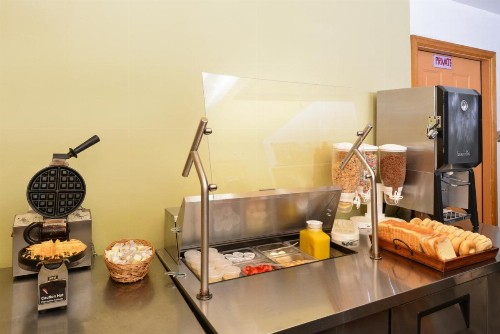 Americas Best Value Inn Mayflower - image 25