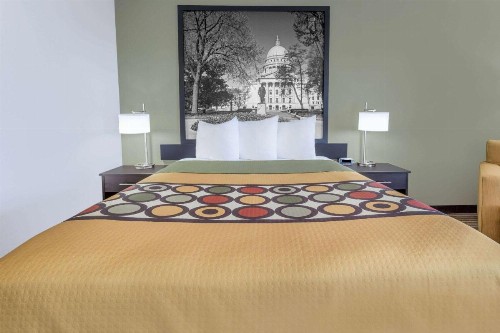 Super 8 by Wyndham Madison South - image 30