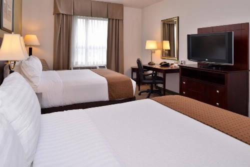 Holiday Inn Madison at The American Center an IHG Hotel - image 28