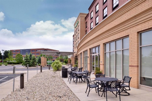 Holiday Inn Madison at The American Center an IHG Hotel - image 49