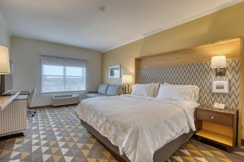 Holiday Inn Hotel & Suites Madison West an IHG Hotel - image 15