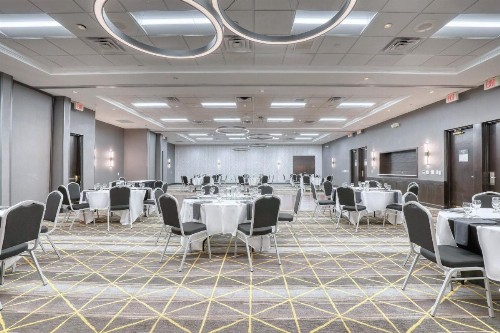 Holiday Inn Hotel & Suites Madison West an IHG Hotel - image 44