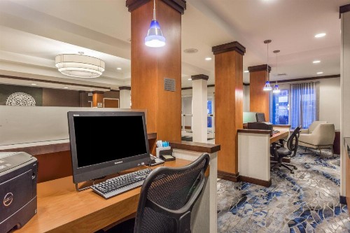 Fairfield Inn and Suites by Marriott Madison East - image 15