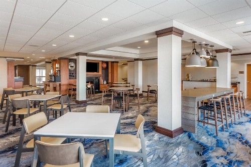 Fairfield Inn and Suites by Marriott Madison East - image 16