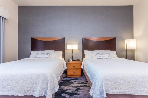 Fairfield Inn and Suites by Marriott Madison East - image 18