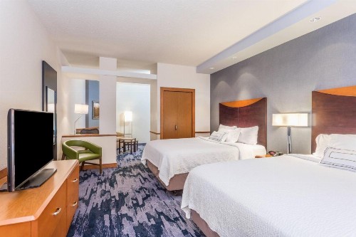 Fairfield Inn and Suites by Marriott Madison East - image 21