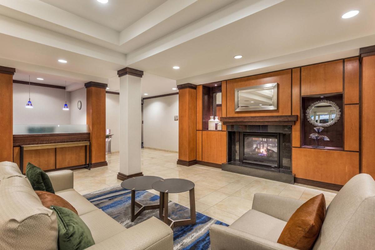 Fairfield Inn and Suites by Marriott Madison East - image 5