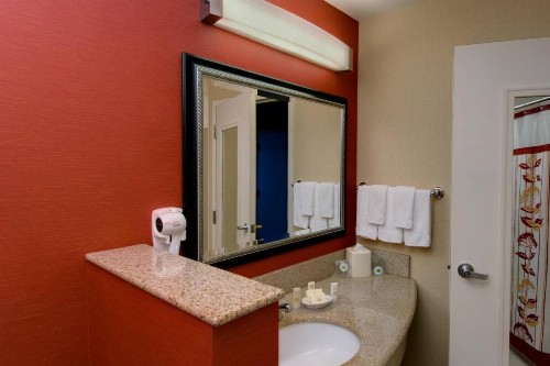 Courtyard by Marriott Madison East - image 11