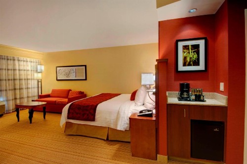 Courtyard by Marriott Madison East - image 20