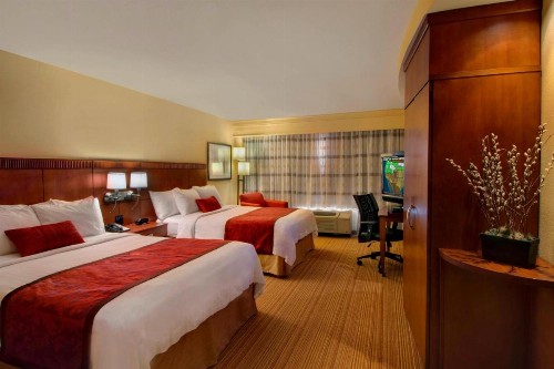 Courtyard by Marriott Madison East - image 4