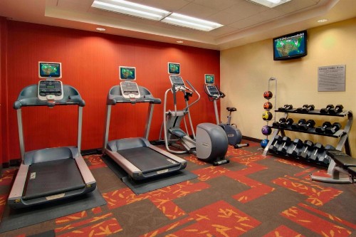 Courtyard by Marriott Madison East - image 7