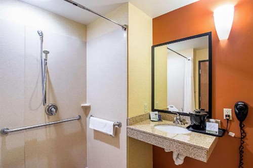 Sleep Inn & Suites Madison - image 36