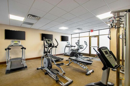 Sleep Inn & Suites Madison - image 44