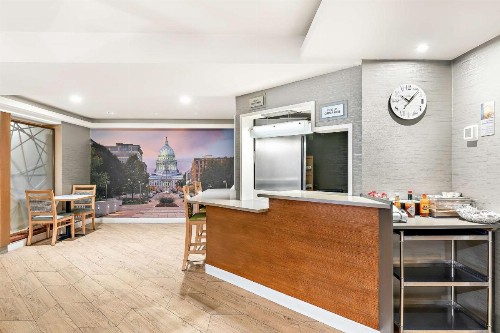 Best Western West Towne Suites - image 23