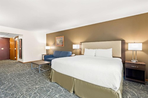 Best Western West Towne Suites - image 28