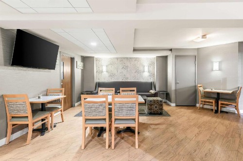 Best Western West Towne Suites - image 29