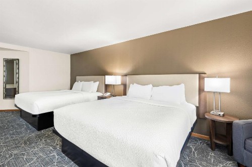 Best Western West Towne Suites - image 30