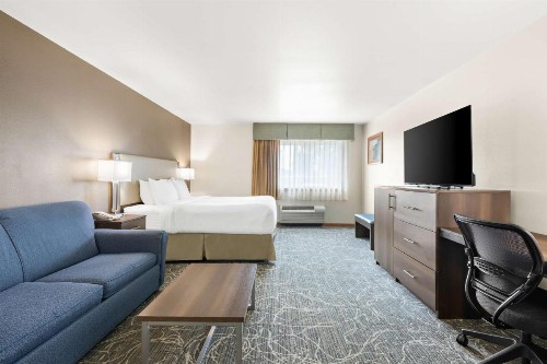 Best Western West Towne Suites - image 36