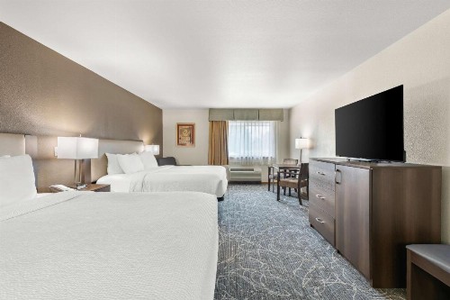 Best Western West Towne Suites - image 8