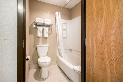 Quality Inn Madison West Near University Area - image 28
