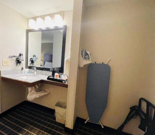 Quality Inn Madison West Near University Area - image 31