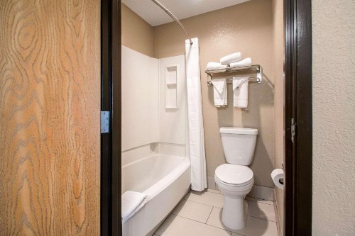 Quality Inn Madison West Near University Area - image 32