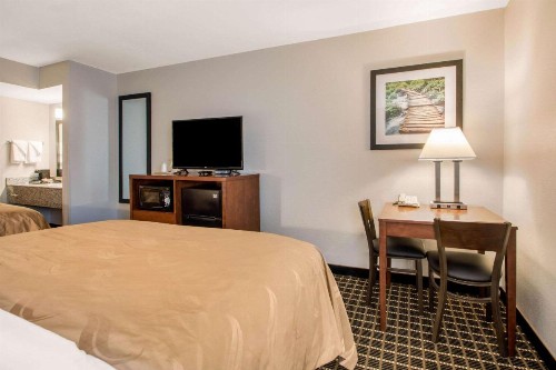 Quality Inn Madison West Near University Area - image 43
