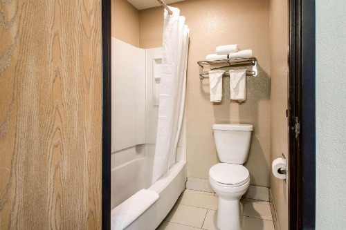 Quality Inn Madison West Near University Area - image 48