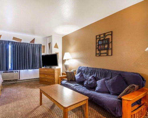 Rodeway Inn & Suites Wisconsin Madison-Northeast - image 10