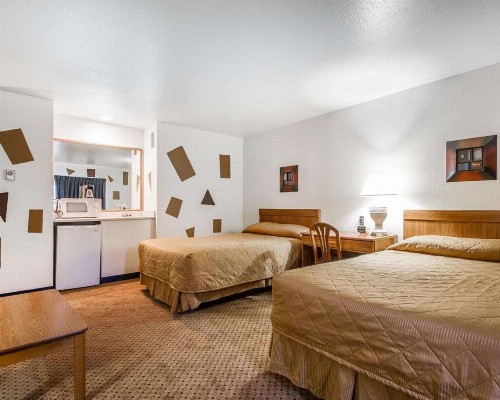 Rodeway Inn & Suites Wisconsin Madison-Northeast - image 20