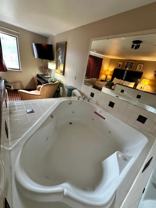 Rodeway Inn & Suites Wisconsin Madison-Northeast - image 37
