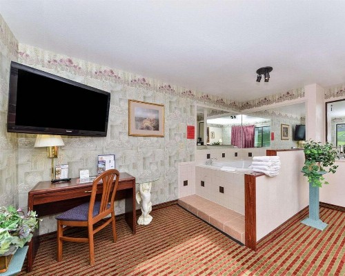 Rodeway Inn & Suites Wisconsin Madison-Northeast - image 7