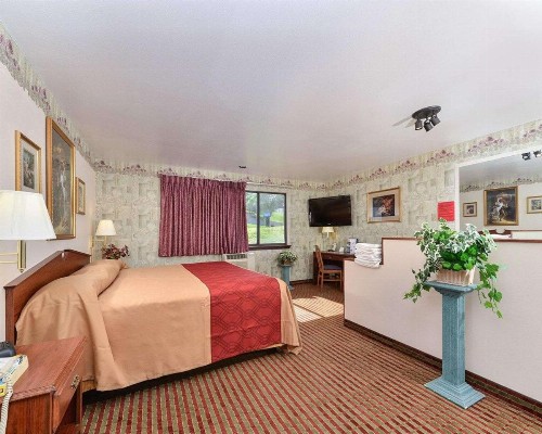 Rodeway Inn & Suites Wisconsin Madison-Northeast - image 8