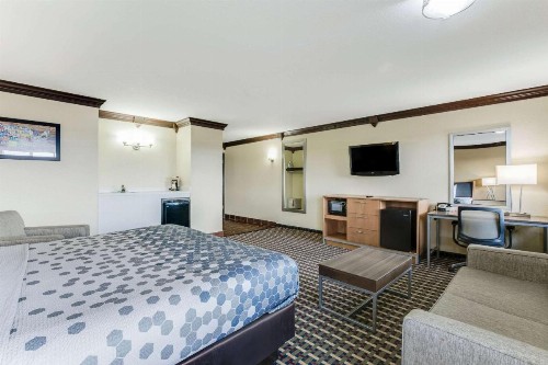 Econo Lodge Madison - image 13