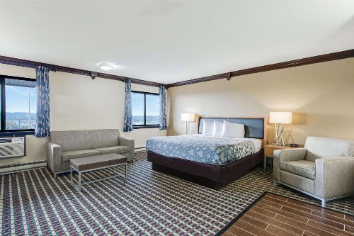 Econo Lodge Madison - image 19