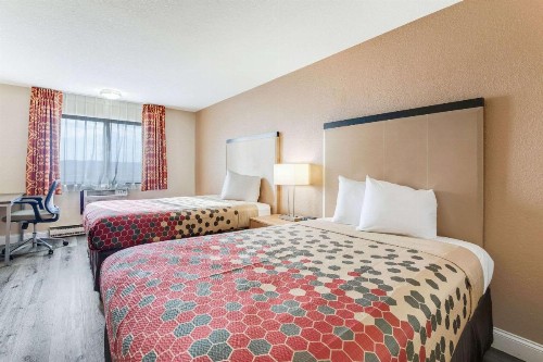 Econo Lodge Madison - image 21