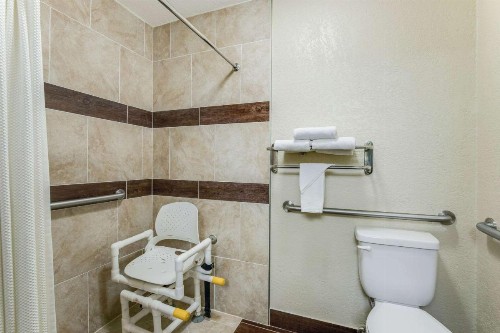 Econo Lodge Madison - image 26