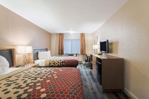 Econo Lodge Madison - image 6