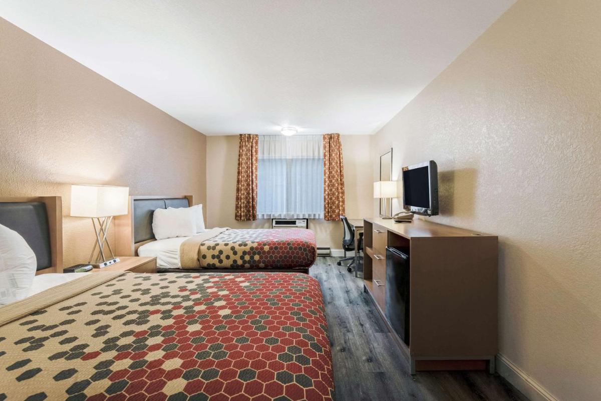 Econo Lodge Madison - image 6