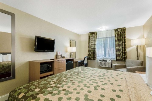 Econo Lodge Madison - image 7