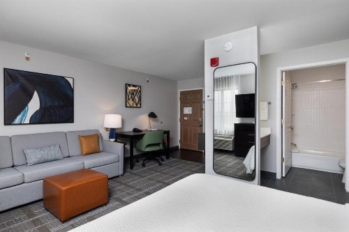 Staybridge Suites Madison - East an IHG Hotel - image 9