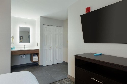 Staybridge Suites Madison - East an IHG Hotel - image 21