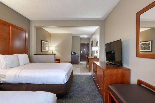 Comfort Suites Madison - image 10