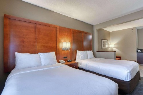 Comfort Suites Madison - image 11