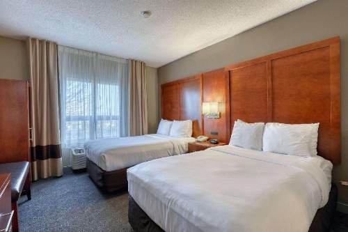 Comfort Suites Madison - image 15