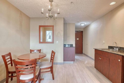 Comfort Suites Madison - image 31