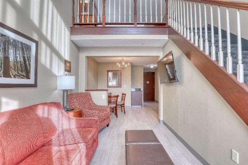 Comfort Suites Madison - image 33